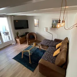 https://tiny-house-maison-de-ville-au-centre-dannecy-terrasse.hotels-rhonealpes.com